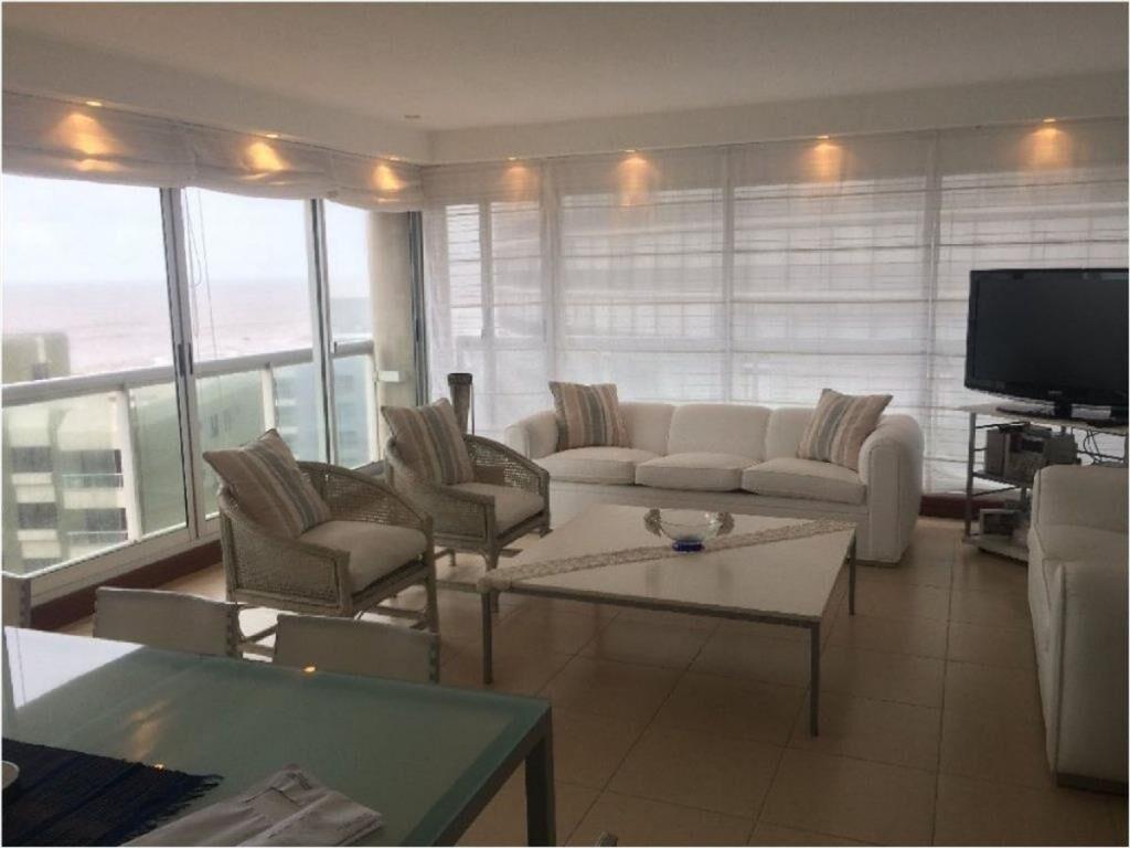Apartamento en venta, piso alto con vista al mar en Peninsu