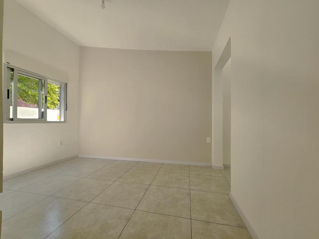 Alquiler de apartamento de 1 dormitorio, planta baja- Carra