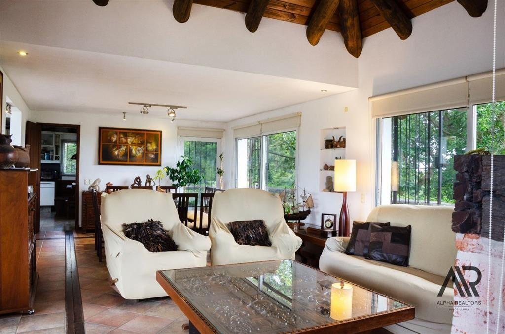 Casa en venta c/ cochera en P. Ballena
