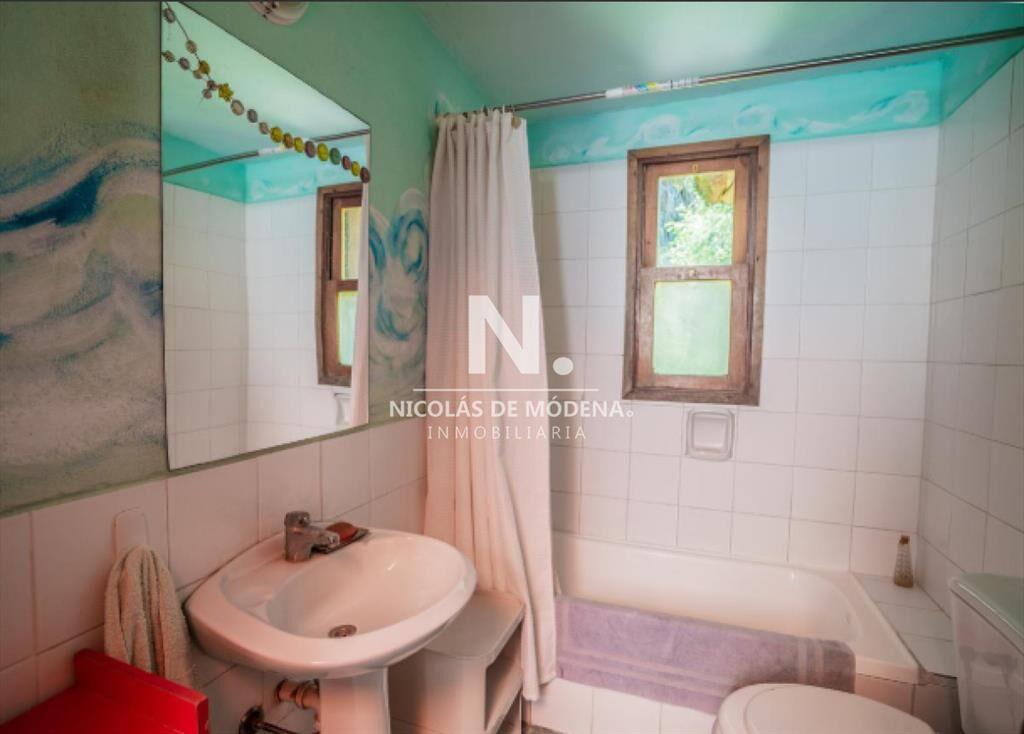 Vende casa en el Tesoro de 3 dormitorios.