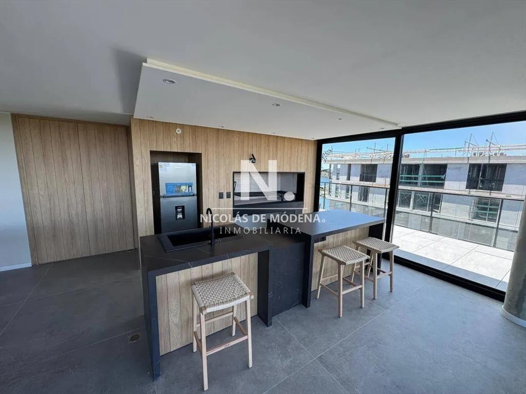 Apartamento de 3 Dormitorios con vista al Lago en VENTA. Ba