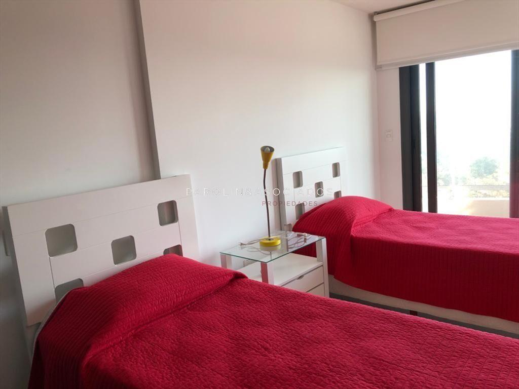 Apartamento en venta de 3 dormitorios en edificio Stradivar