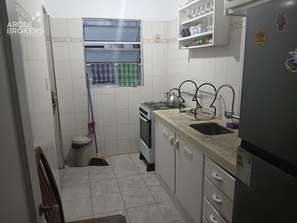 Apartamento de tres dormitorios en venta con renta en Tres