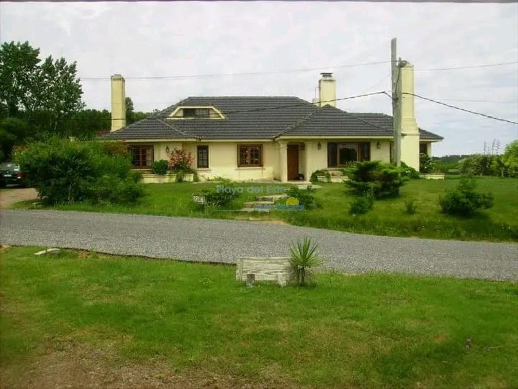 Casa 4 dormitorios Pinares venta