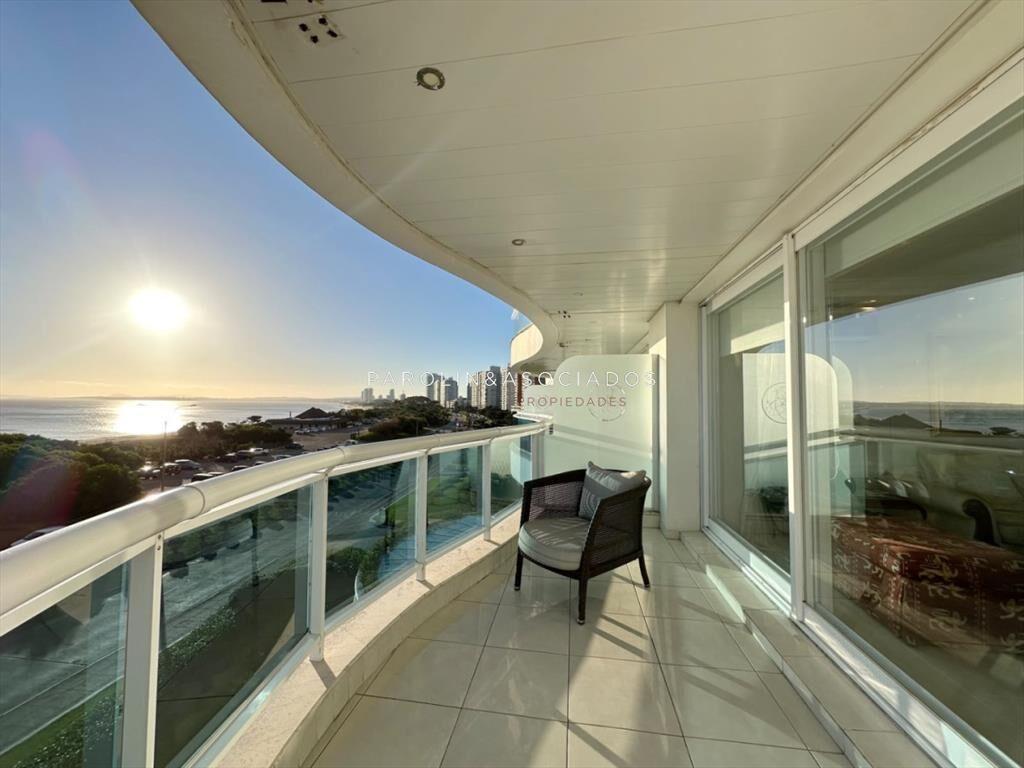 Departamento en Venta de 3 Dormitorios en Tower,