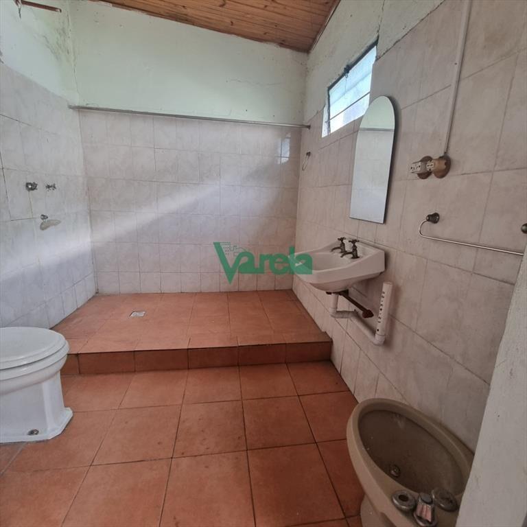 Venta de galpon con casa de 2 dorm Camino a