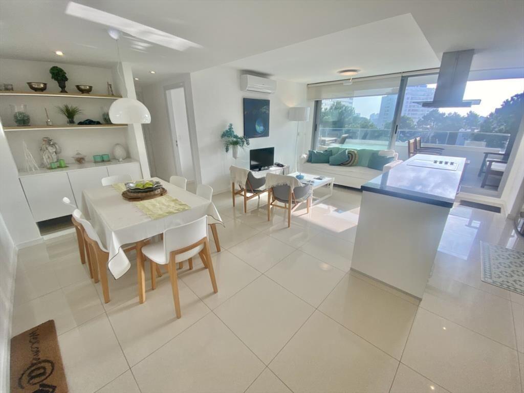VENTA DE APARTAMENTO 2 DORMITORIOS  Y SERVICIO -