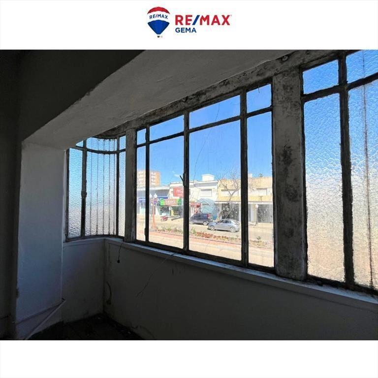 Casa con local comercial en plena Av. España