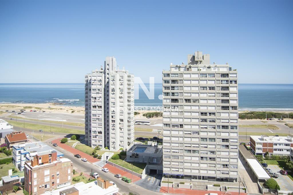 Departamento de 2 dormitorios en venta a ametros