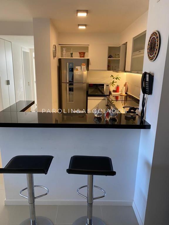 Hermoso apartamento de dos dormitorios a dos de
