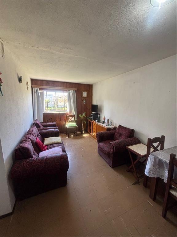 Apartamento de tres dormitorios en Complejo América.