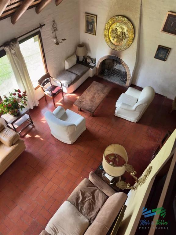 En venta cabaña con gran terreno, piscina y de