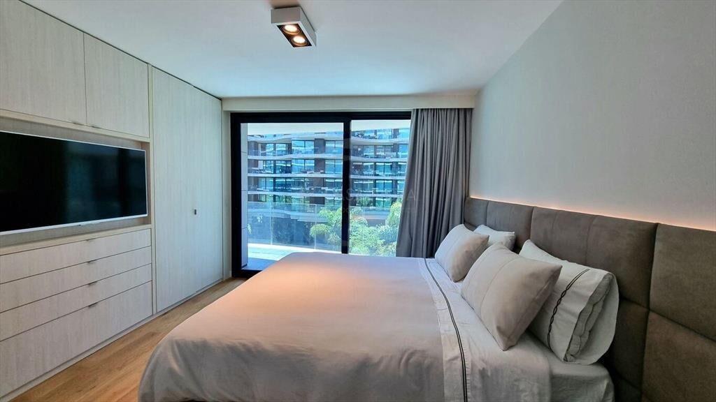 CASATROJA Venta de amplio apartamento 2 dormitorios + garaj