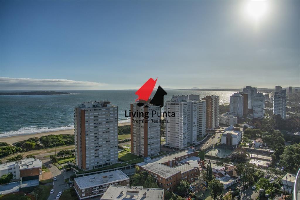 Oportunidad en playa mansa, finamente decorado.