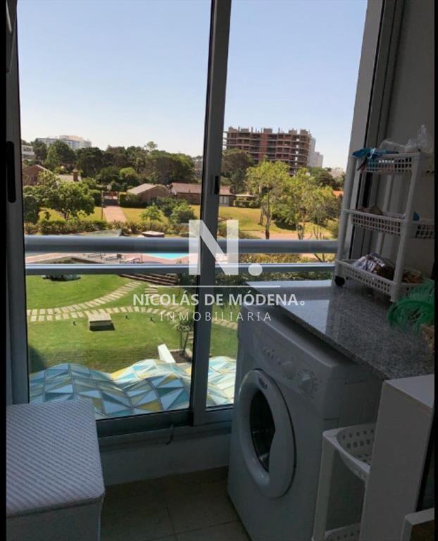 En venta apartamento de 3 dormitorios con vista