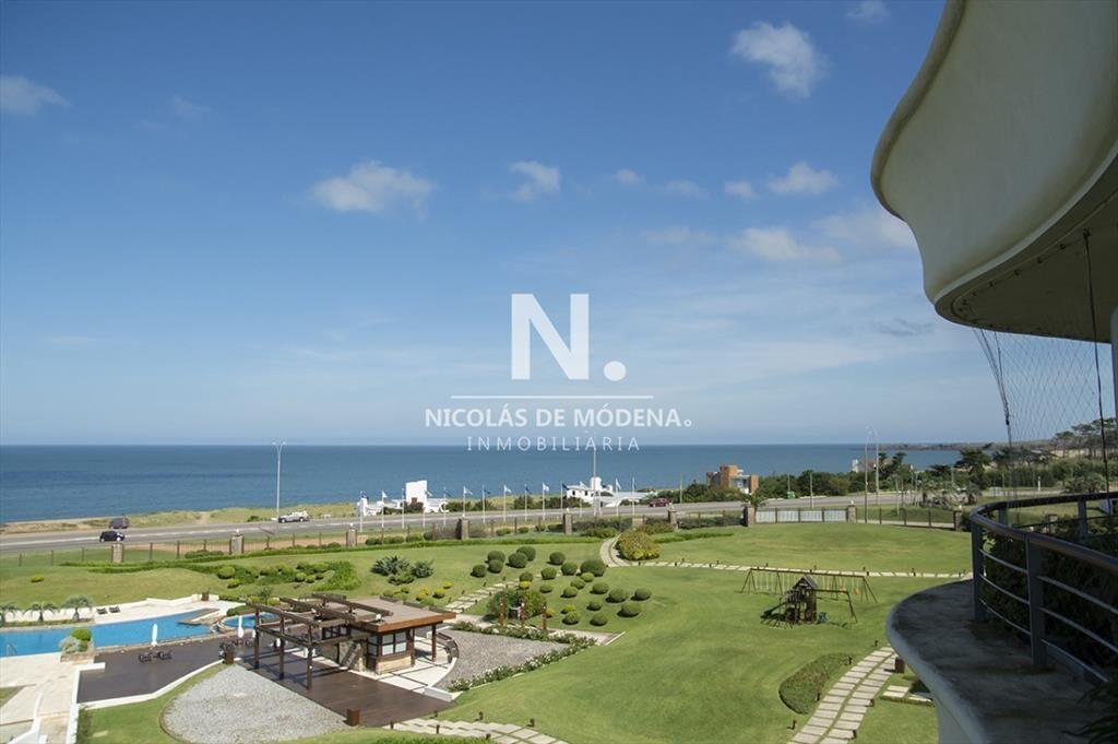 Lindo departamento de 2 pisos con agradable vista