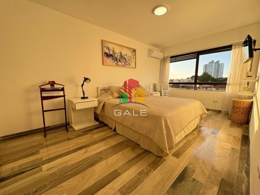 Apartamento de 3 dormitorios en venta y alquiler
