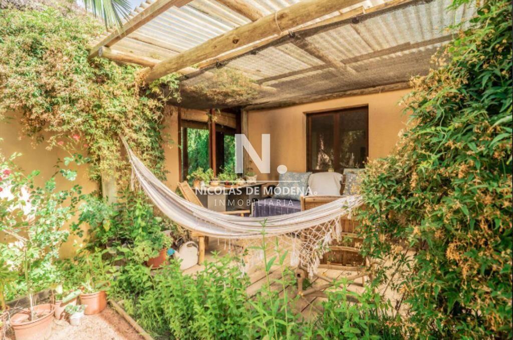 Vende casa en el Tesoro de 3 dormitorios.