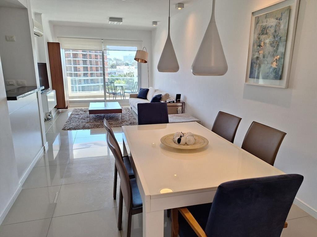 Venta apartamento 2 dormitorios zona Brava