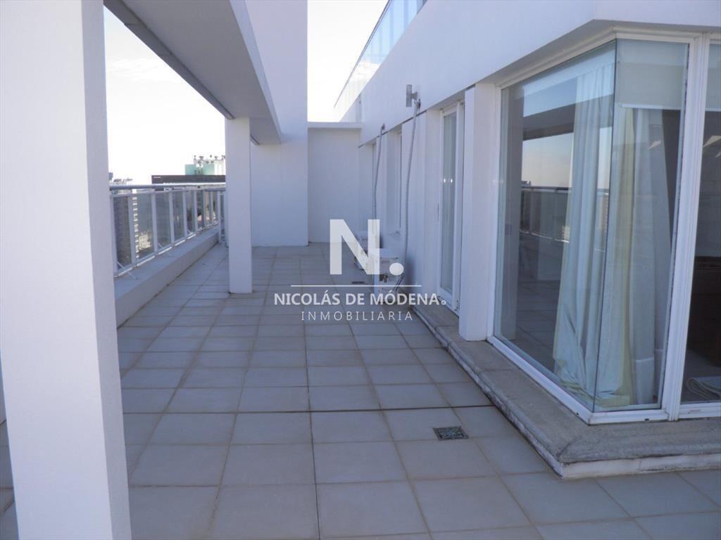 PENT HOUSE EN TORRE DE CATEGORÍA