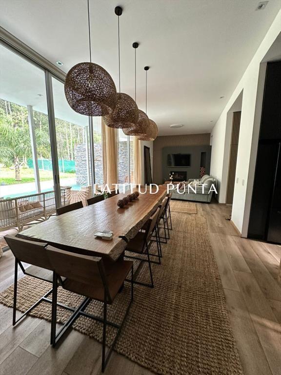 Casa en alquiler en Parque Burnett