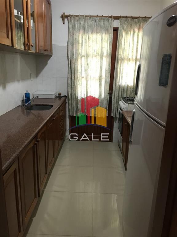 GRADABLE CASA EN ZONA MUY TRANQUILA Y ARBOLADA