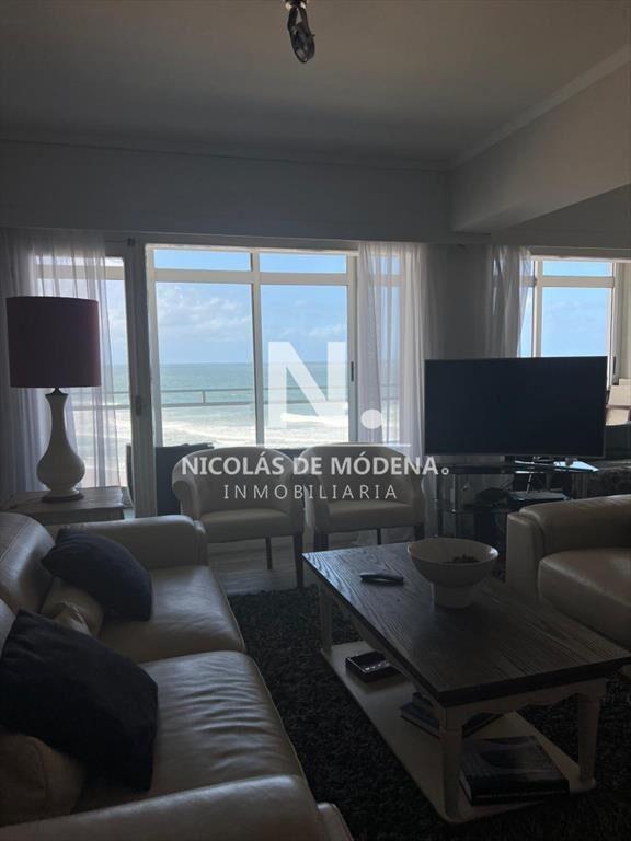En venta apartamento en Brava Punta del Este de 3