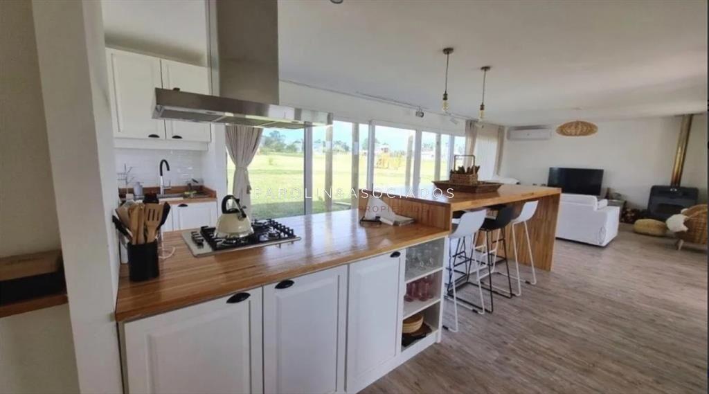Hermosa casa en venta en barrio privado El Punta