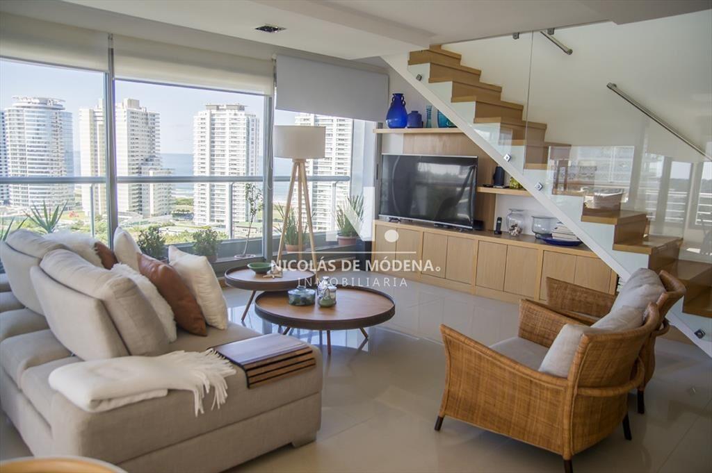 Penthouse en Punta del Este, playa brava 4 dormitorios