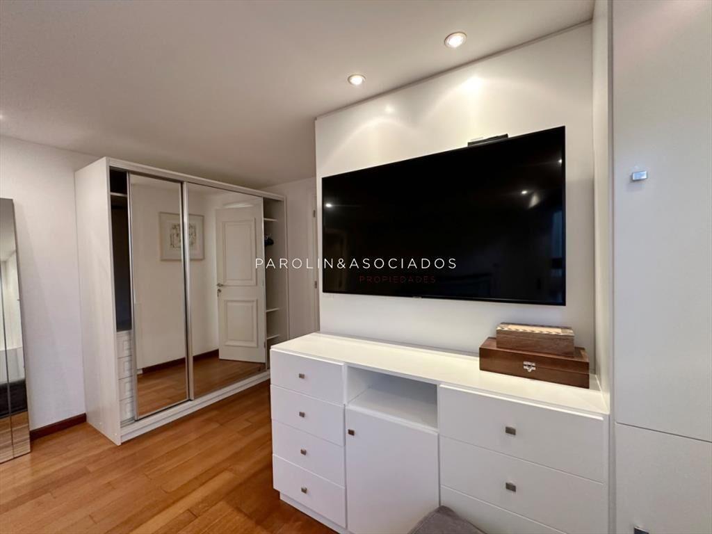 Duplex en Venta de 3 Dormitorios en Millenium del