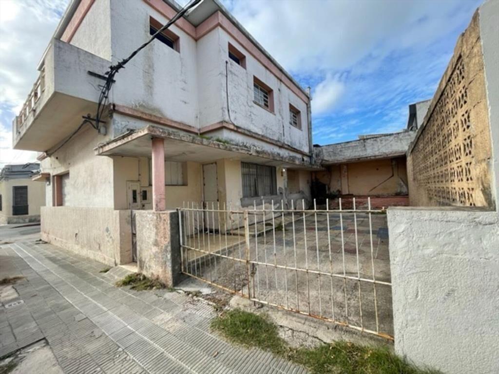 Venta gran casa en centro con excelente renta