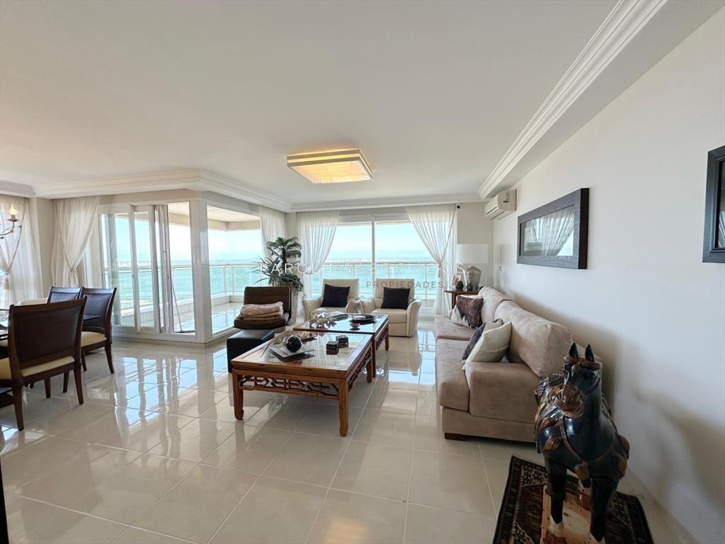 Apartamento en venta en Le Jardin de 3 en suite
