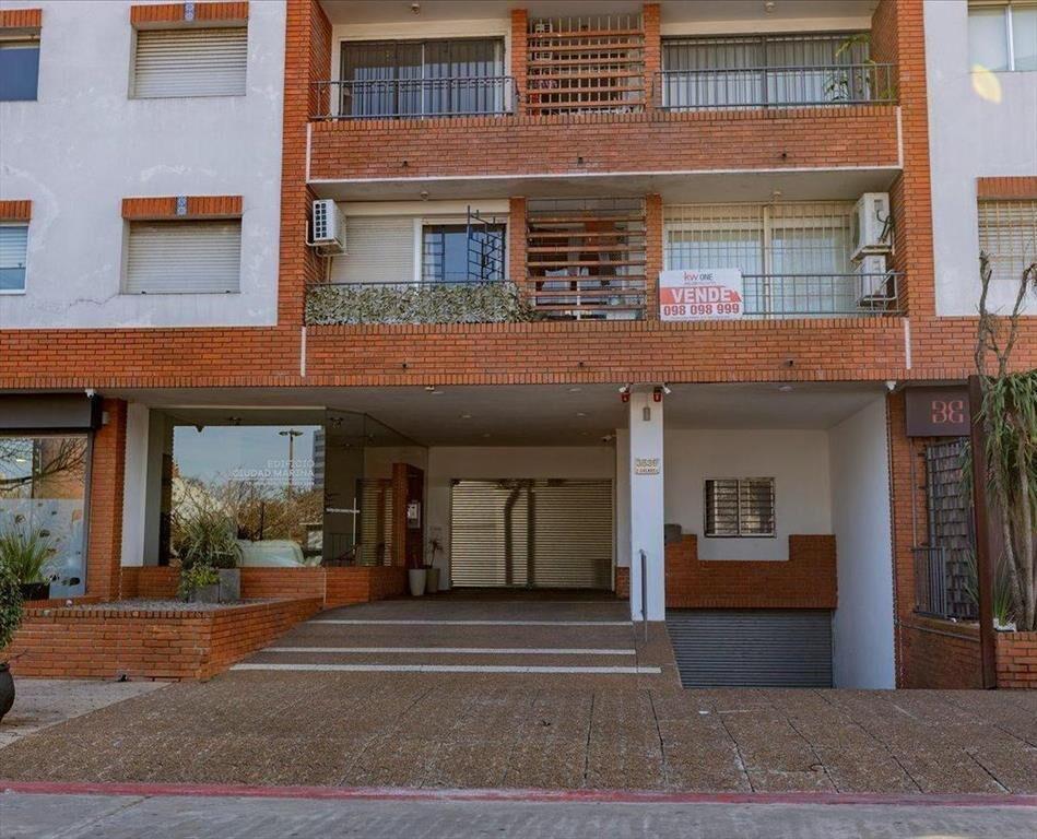 Venta Apartamento 4 dormitorios, 2 garajes en Pocitos Nuevo
