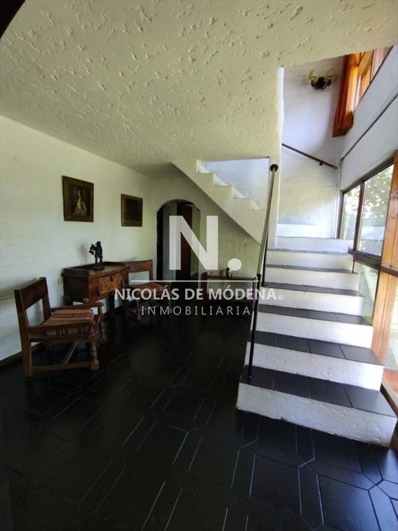 VENTA DE HERMOSA CASA EN BARRIO PINARES - 3 DORMITORIOS -