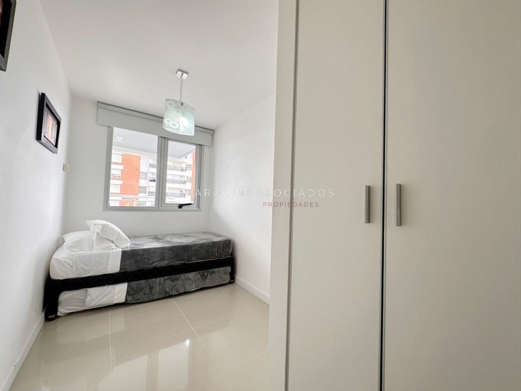 Apartamento de 2 dormitorios en venta en Forest Tower II, P