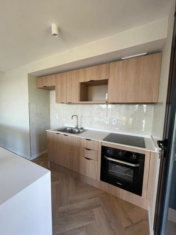 Apartamento en venta, 3 dormitorios, vista al lago y parril
