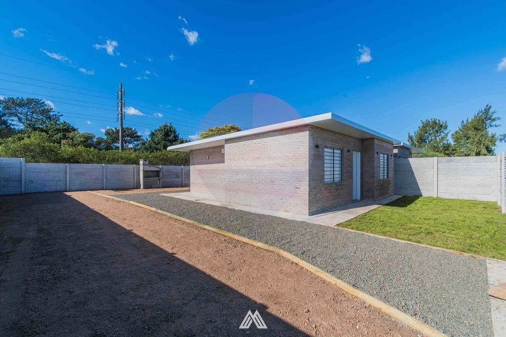 ALQUILER-casa 3 dorm-parrillero-LOMAS DE SOLYMAR