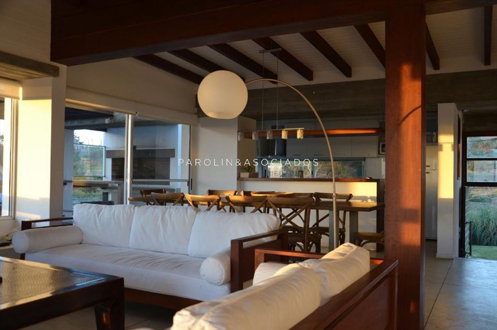 Casa en venta con jardÃn y piscina en El Chorro, Punta del