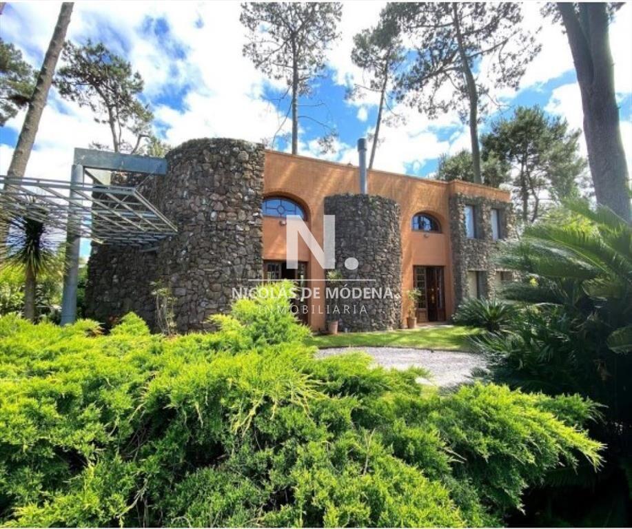 Divina Casa en venta en La Arbolada.