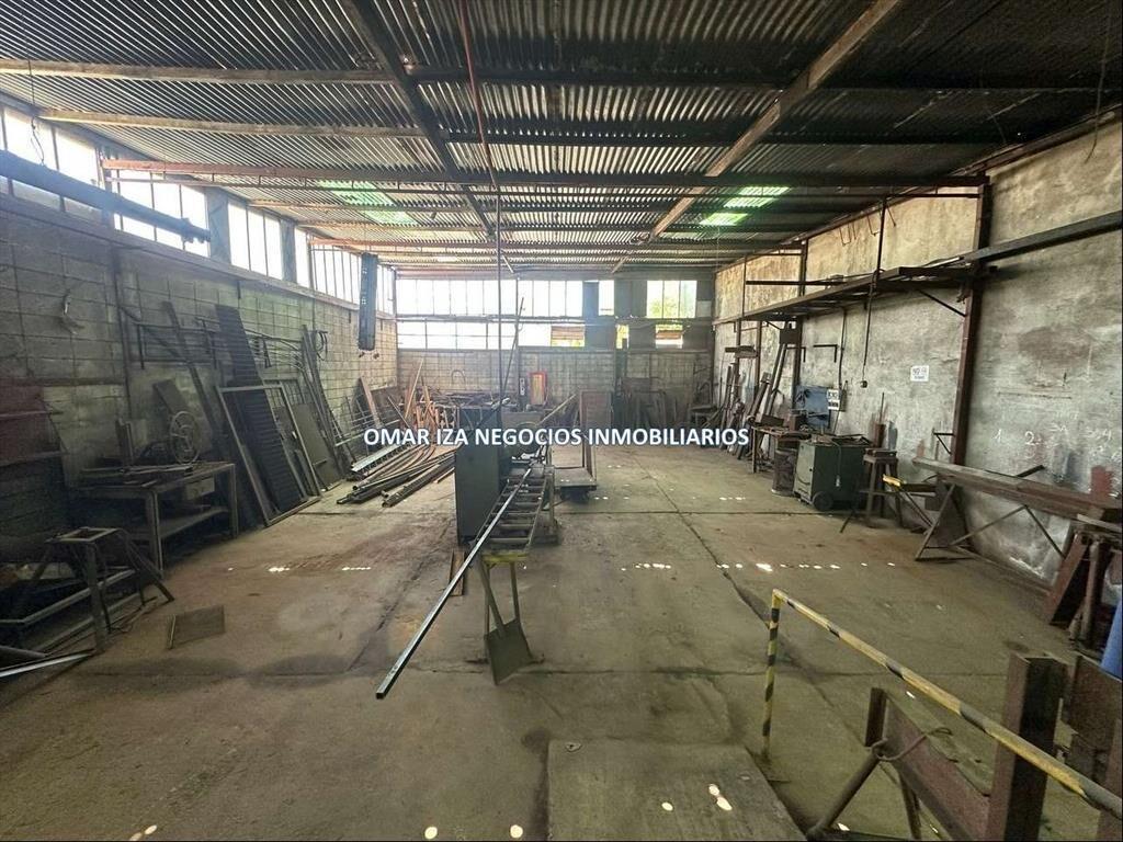 Venta Local Industrial en Pérez Castellanos, galpón + vivie