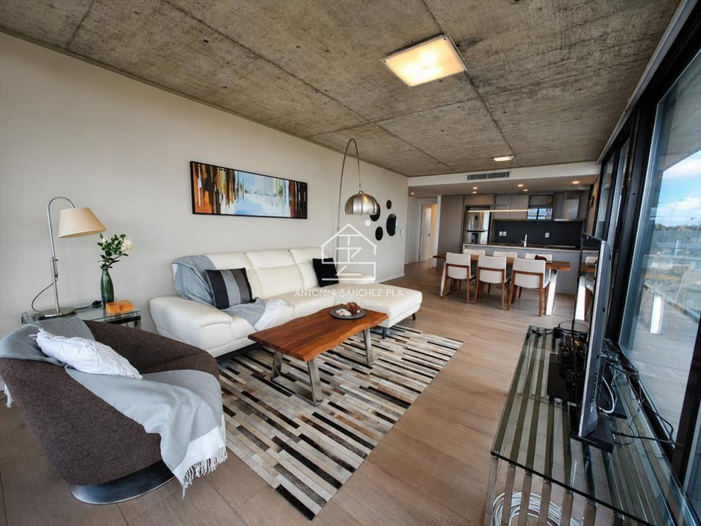 Espectacular departamento de 3 dormitorios frente al mar. W