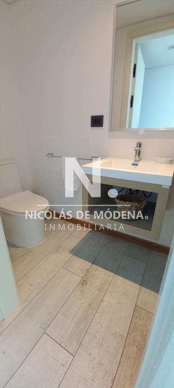 Vende apartamento de 2 dormitorios frente al mar