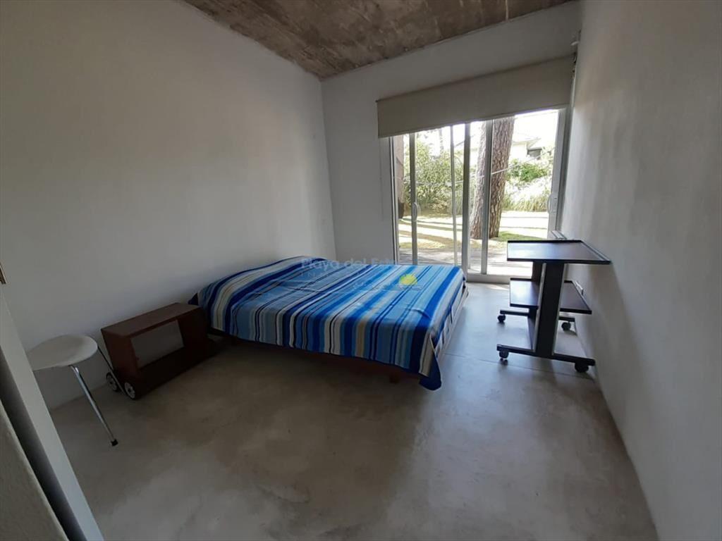 Casa de 3 dormitorios en alquiler temporal en del