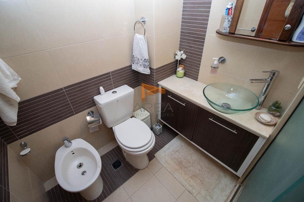Apartamento frente a rambla Malvin 1 dormitorio con garaje