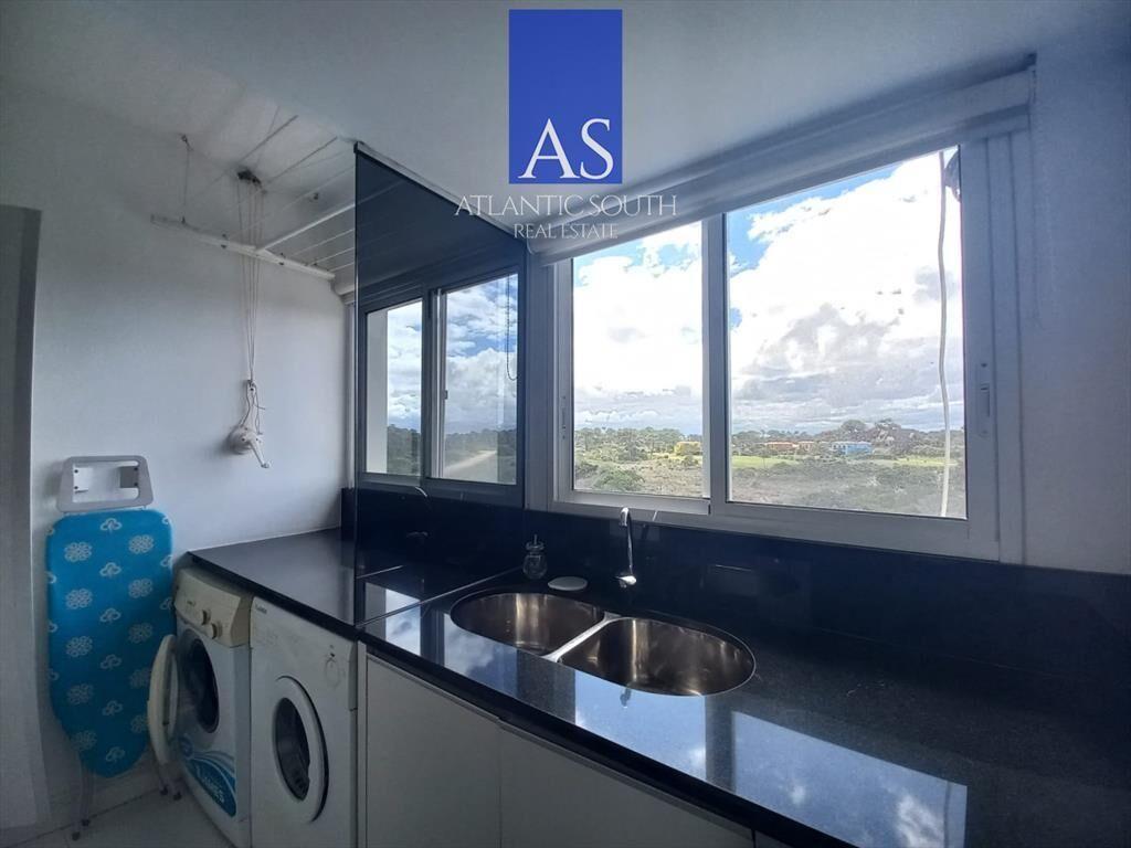 Apartamento en Aguas Azules, 4 dormitorios frente