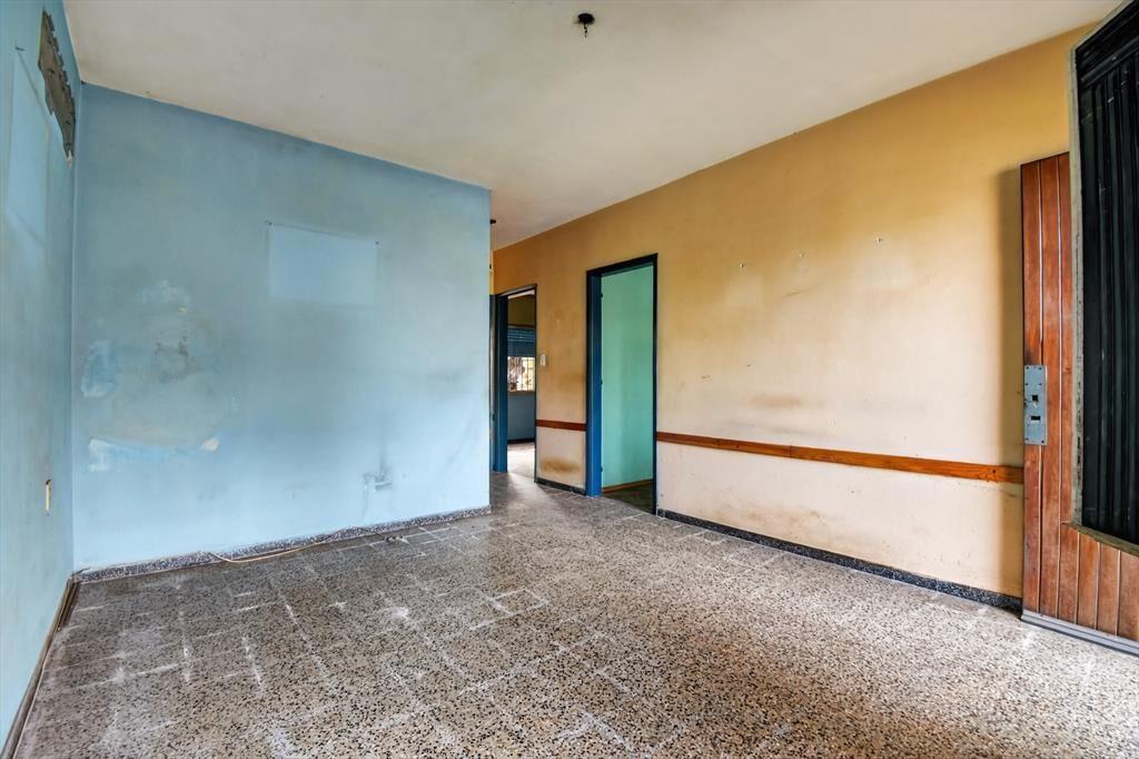 Casa en venta c/ cochera en Colón