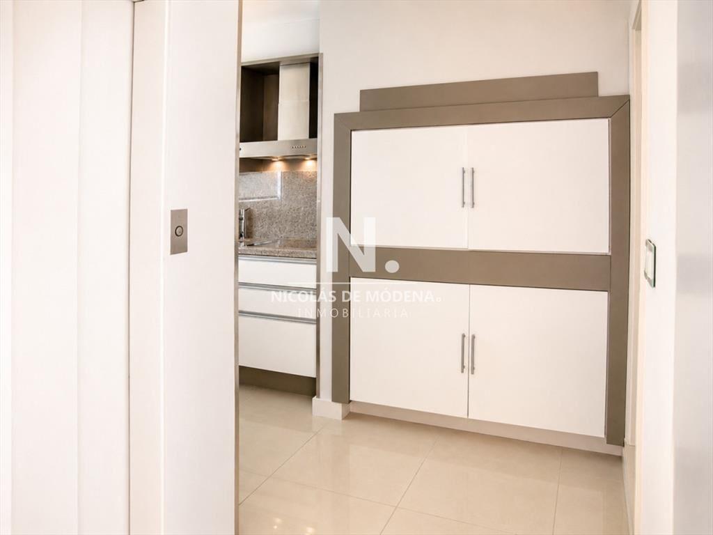 Espectacular departamento triplex de 4 suites + dep de serv
