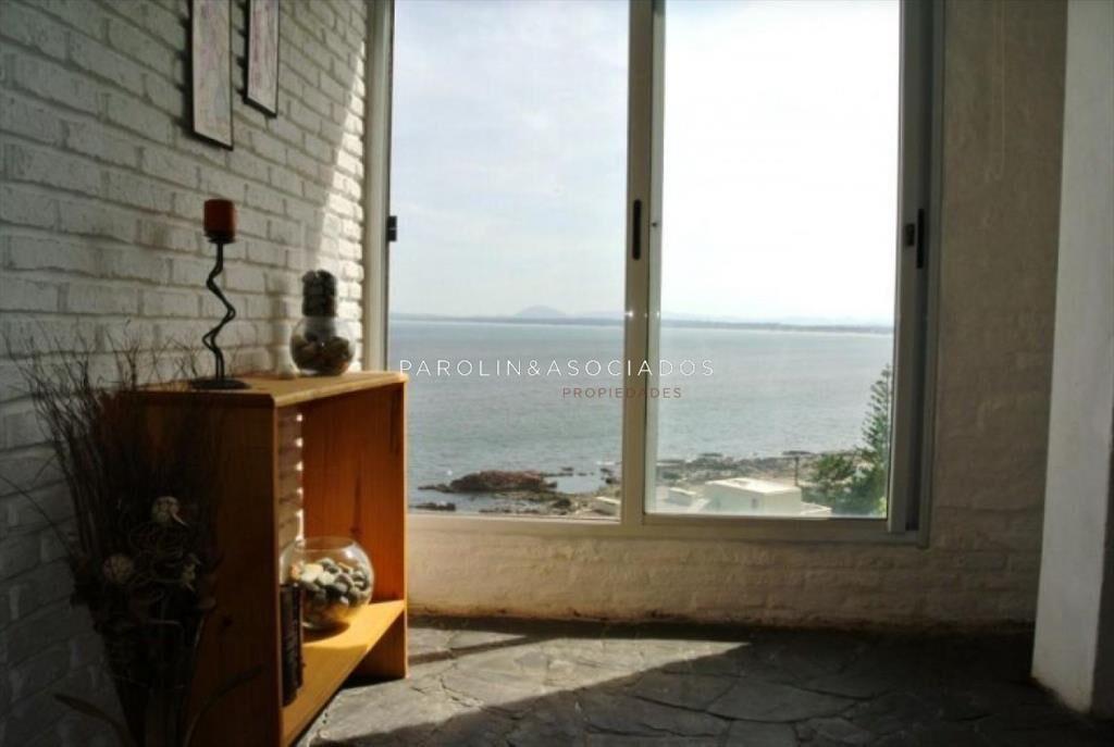 Venta de hermosa casa en punta ballena con la