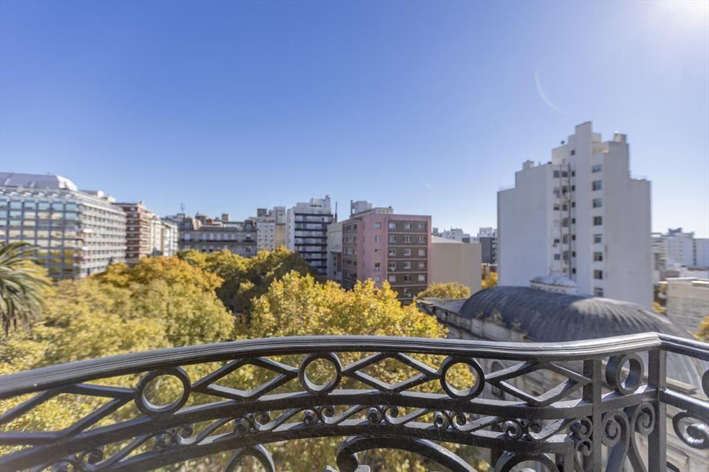 Venta de Apartamento 3 Dormitorios y servicio completo en e