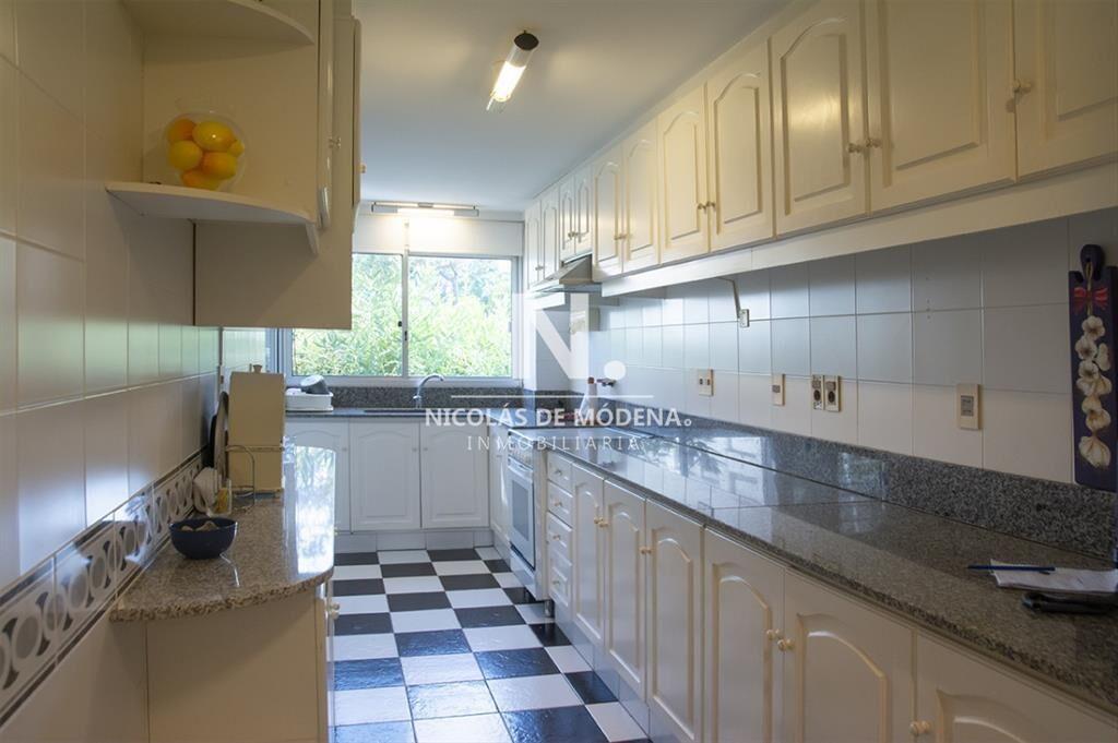 Apartamento de 4 dormitorios en Punta del Este al